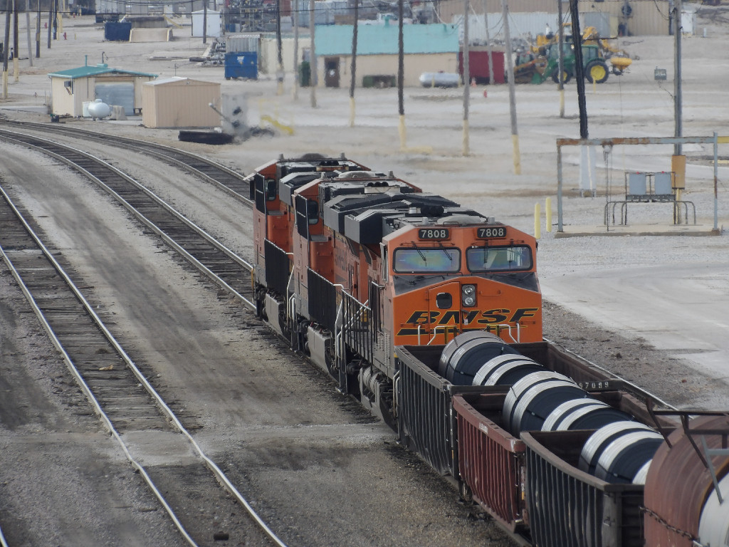 BNSF ES44DC 7808